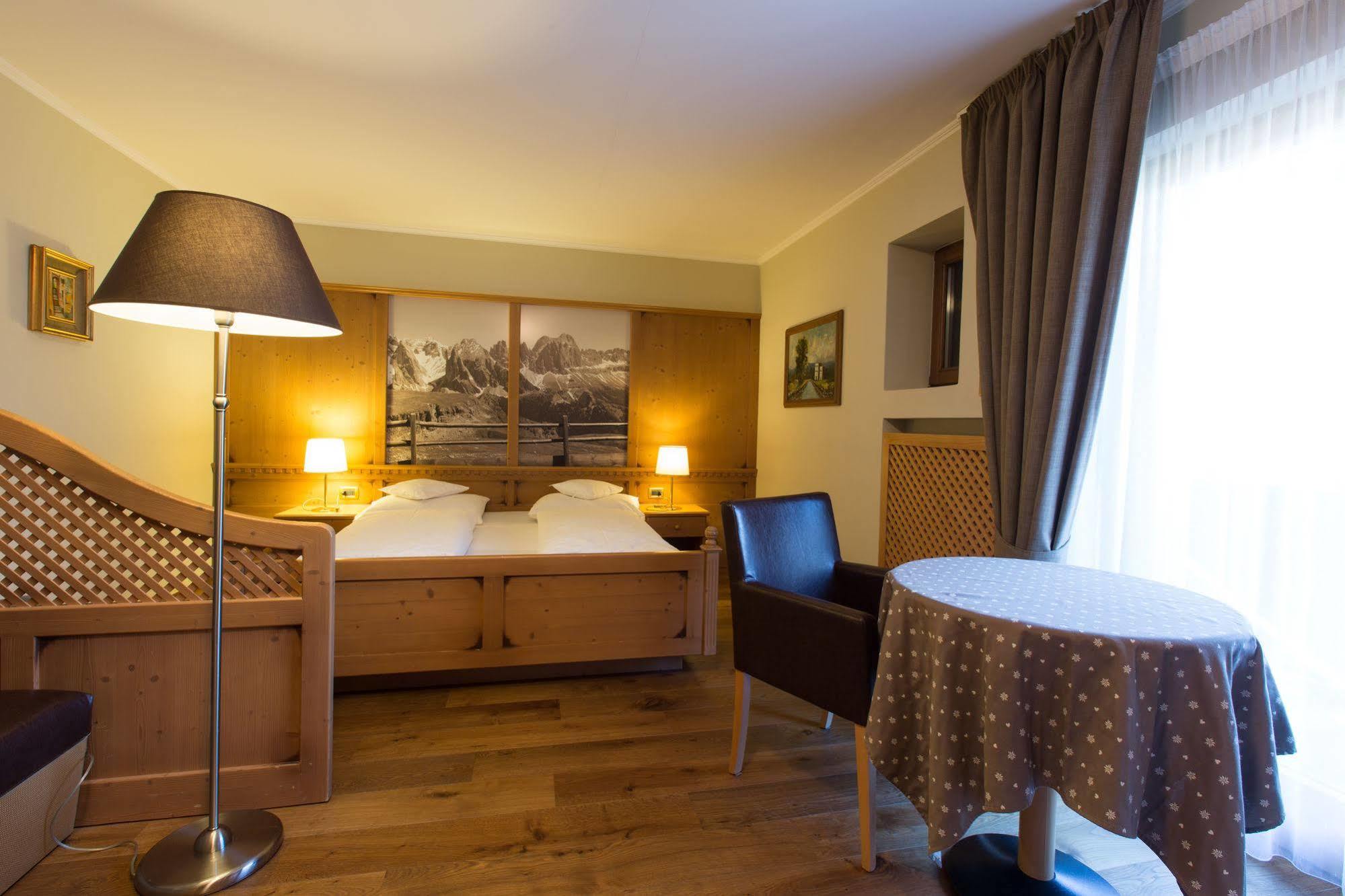 Eggentaler Hotel Кардано Екстериор снимка